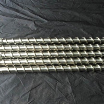 70吹塑机螺杆料管与65吹瓶机螺杆机筒有什么不同