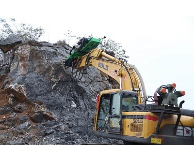 岩石钻裂一体机、液压凿岩机劈裂机挖改钻机、矿山工程机械图4
