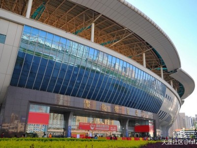 2021年湖南长沙大湘人才网贺龙体育馆春季现场招聘会