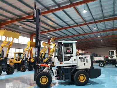 日力重工四驱叉车越野叉车3吨4吨5吨6吨叉车齐全图3