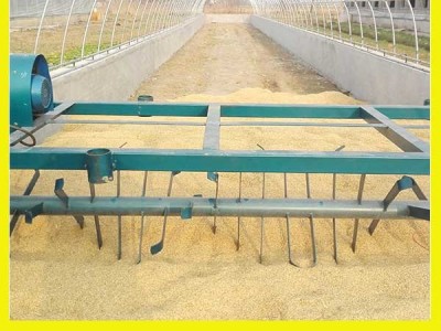 烟台养殖场异位发酵床结构图  发酵床翻抛机型号价格图4