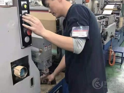 出国劳务优选加拿大英国加拿大月薪3万】包吃住工资月结