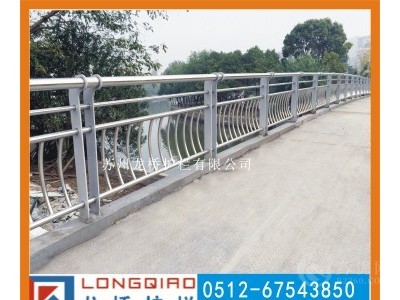 黄石河道护栏 黄石桥梁河道防护栏 龙桥不锈钢碳钢复合管护栏图2