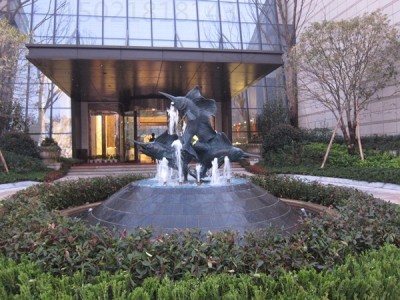 苏州景观入口铜鱼雕塑 海洋鱼水景雕塑工厂