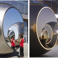 福建公共艺术装置 镜面灯光球雕塑 抛光钢制球雕塑定制