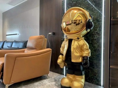 济南大型会客室雕塑 电镀镜面小金人雕塑定制图2