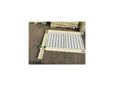 混凝土防护栏模具图片-铁路防护栏模具图2