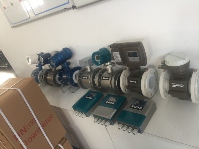 河北电磁流量计   304法兰连接图3