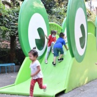 南京社区街道雕塑 不锈钢青蛙滑梯雕塑摆件