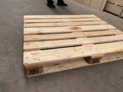 青岛胶州欧标托盘热消 出口方便快捷四面进叉