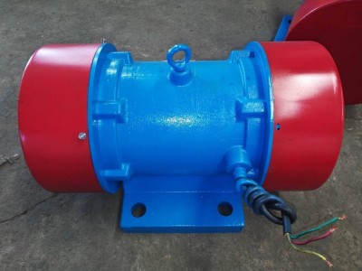 新乡YZS振动电机--诚信制造图1