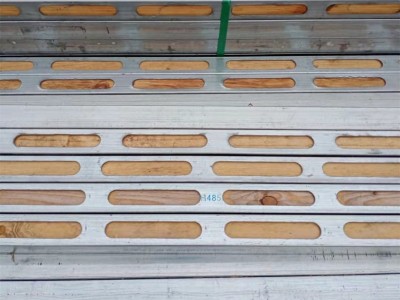 河北可定制各规格钢木龙骨 钢包木厂家报价图3