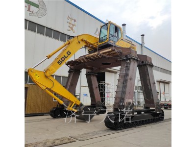 济宁天诺长年研发改装挖机大长腿 火车卸料大高脚升降驾驶室