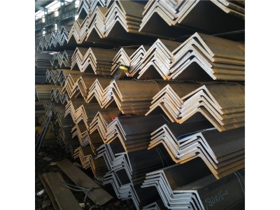 SS400日标角钢出口打包图3