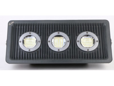 哪里有隧道灯河南祥瑞照明各种隧道照明灯