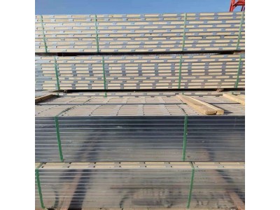 奥宏工程施工建材镀锌防锈钢包木图2