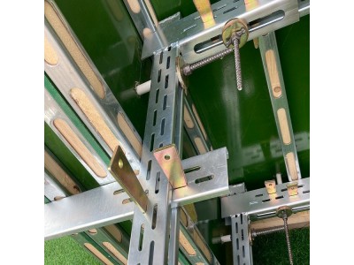 工厂直发 工地建筑新型材料钢包木图2