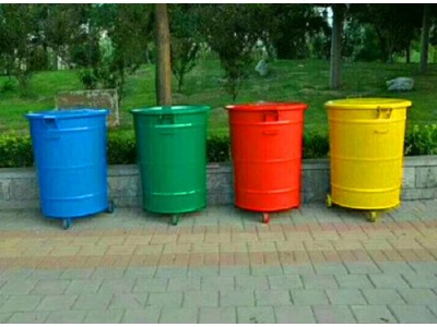 献县瑞达户外挂车铁质垃圾桶厂家批发图6