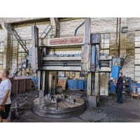 齐哈一机产2.5米立车