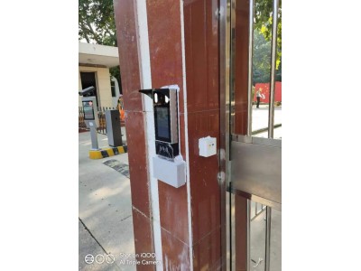 无接触式混合识别门禁05