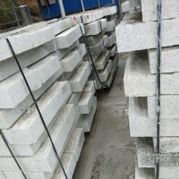 湖南芝麻白石材生产 路沿石一米的价格 路边挡土条石