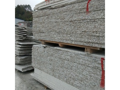 湖南芝麻灰工程板材 25厚地铺板烧面石材供应厂家