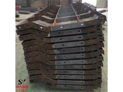 桥上防撞护栏吊板钢模板现货供应图2