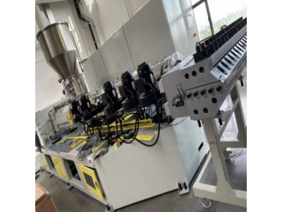 LVT塑胶复合地板生产线厂家图3