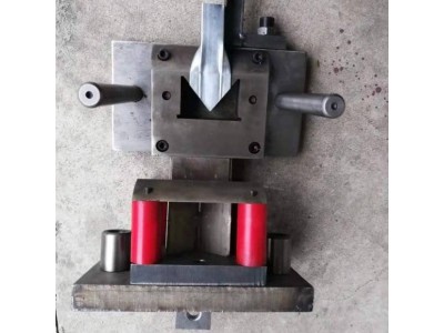 振凯液压冲孔机模具 护栏方管圆管压抢尖模图5