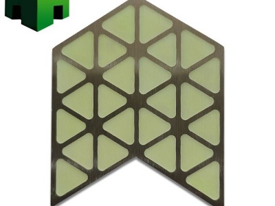 深圳地铁站厅疏散指示，夜光不锈钢标识，地面蓄光自发光标识图2