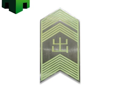 广州地铁站厅逃生嵌入发光不锈钢地标，夜光不锈钢消防标识