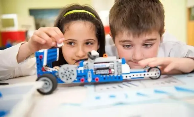 scratch之父”：通过编程创造并表达自己，这是编程的魅力！