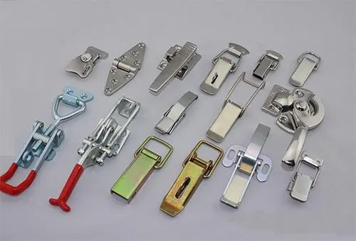 一扇双扇地弹门一般要插销和地弹簧要几个?