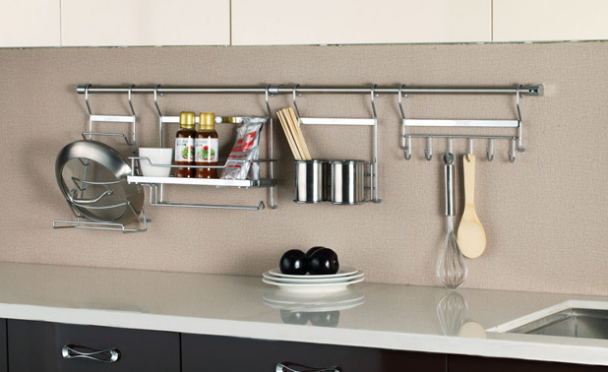 厨卫五金挂件是用不锈钢的还是铝的好呢？