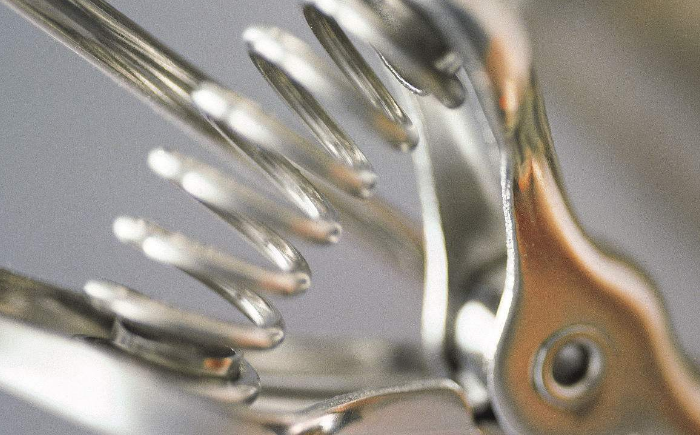 弹簧如何保养？厂家如何提高弹簧使用寿命