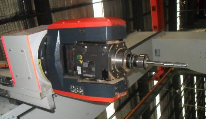 五轴联动数控机床的结构怎样？