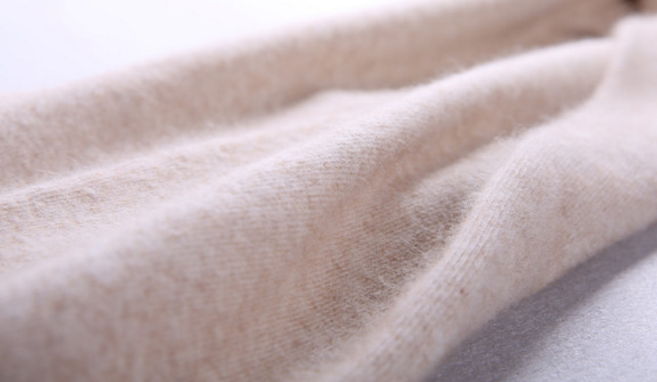 羊绒那么贵！羊绒衣物会不会起球?