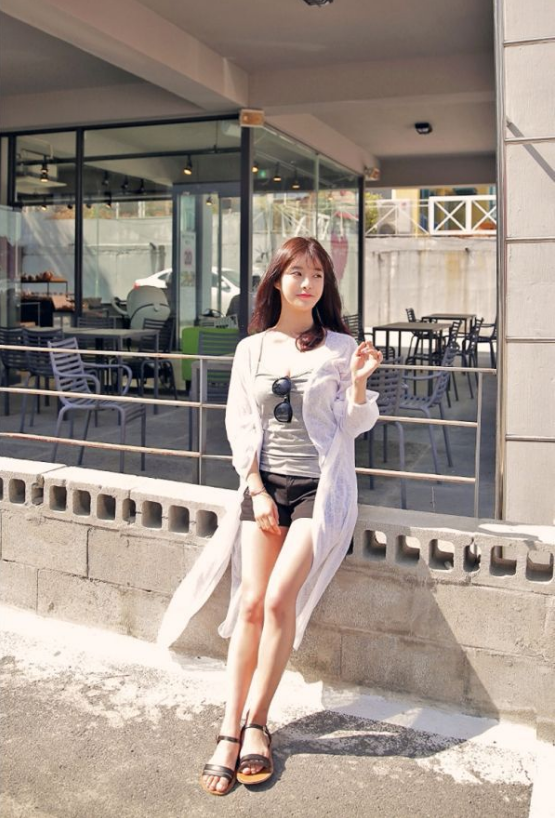 万能的白色， 这样搭配美翻今年的秋冬季