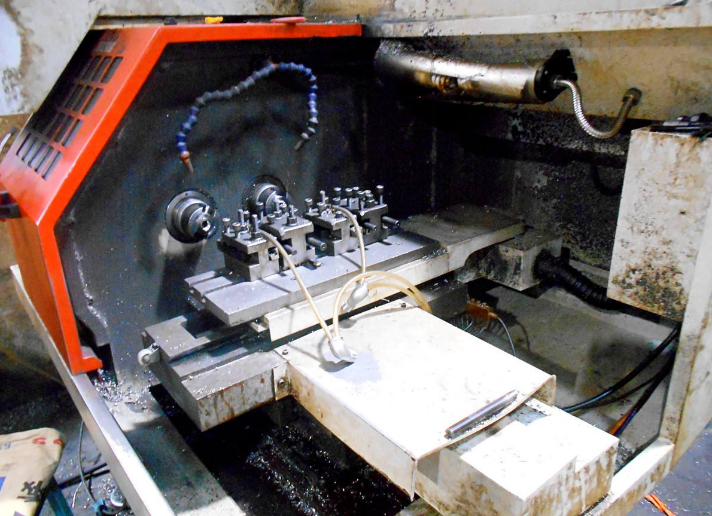 数控机床精度靠什么装置保证？