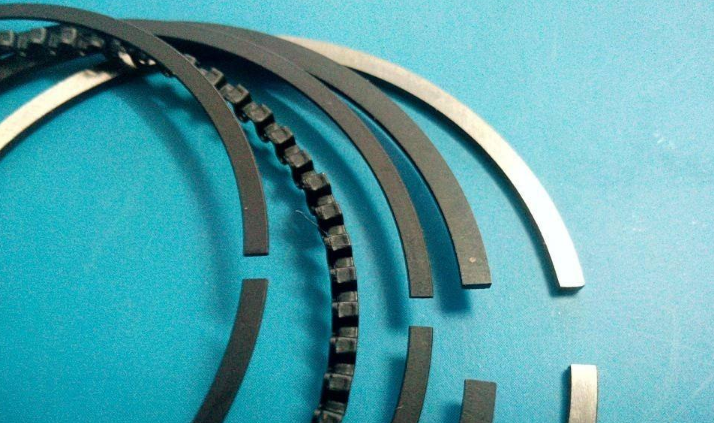 发动机活塞环的结构特点与安装技巧