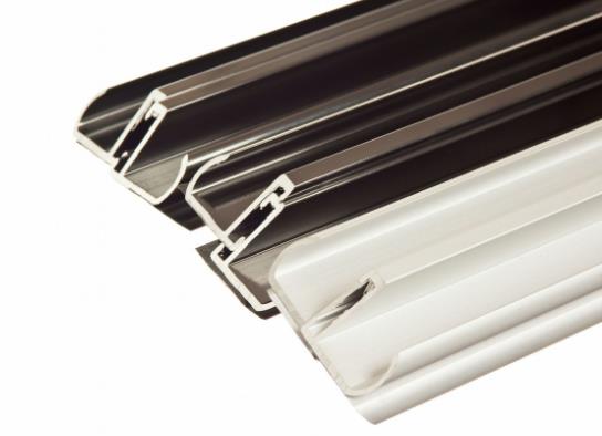 铝型材挤压生产过程中操作机器的几大注意事项