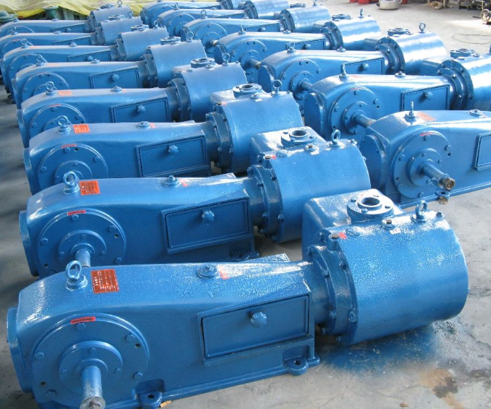 往复式真空泵的工作原理是什么？