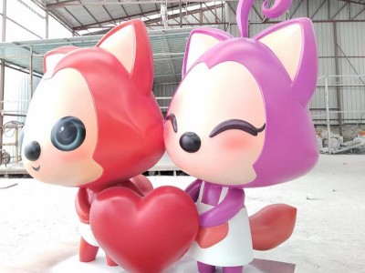 临汾商场手拉手阿狸雕塑 爱情萌宠摆件