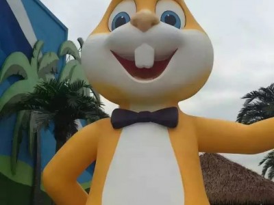 成都街头露牙兔雕塑 萌宠兔子玻璃钢雕塑小品