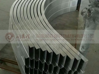 长沙勾搭铝单板,长沙吊顶铝单板,长沙冲孔铝单板,A字龙骨,勾搭龙骨厂图3