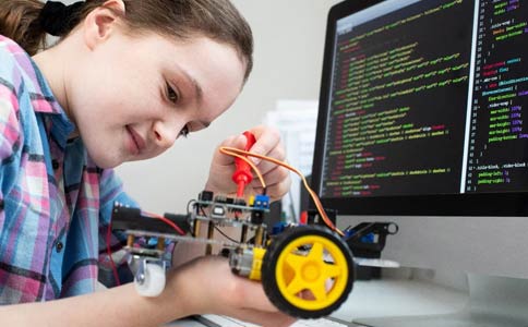 北京海淀区小码王有线上课程吗？怎么样？