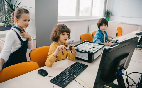 小码王和核桃编程哪个好一点