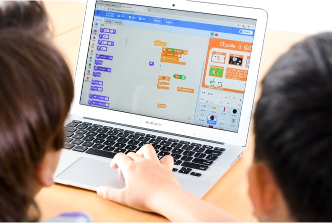 乐高机器人和电脑编程有哪些不同？