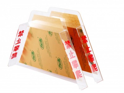 扶梯警示三角挡板，防攀爬装置