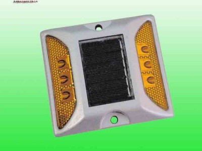 led突起路标 太阳能道钉交通设施厂家图1